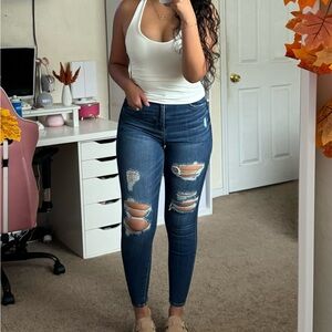 American Eagle Next Level Jeans
- Size: 4 regular